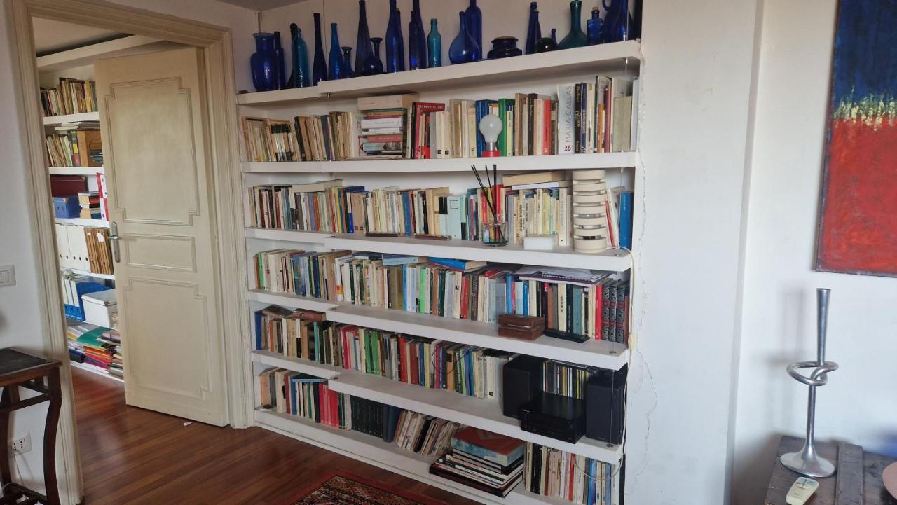 Casa Di Libri - Delizioso Appartamento A 10 Min Da Trastevere Рим Экстерьер фото